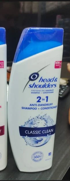 Head and Shoulders Classic Clean 2 in 1 Anti Dandruff Shampoo and Conditioner 400ml2